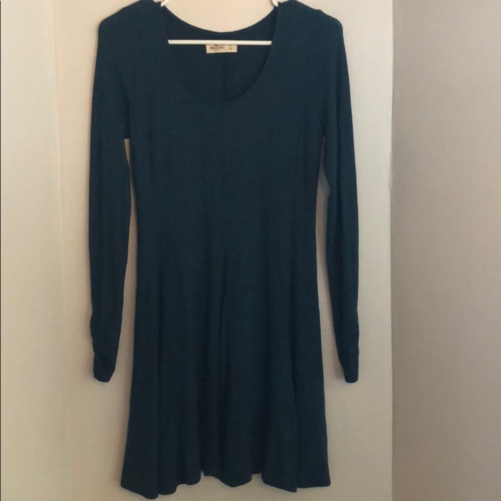 Green long sleeve dress